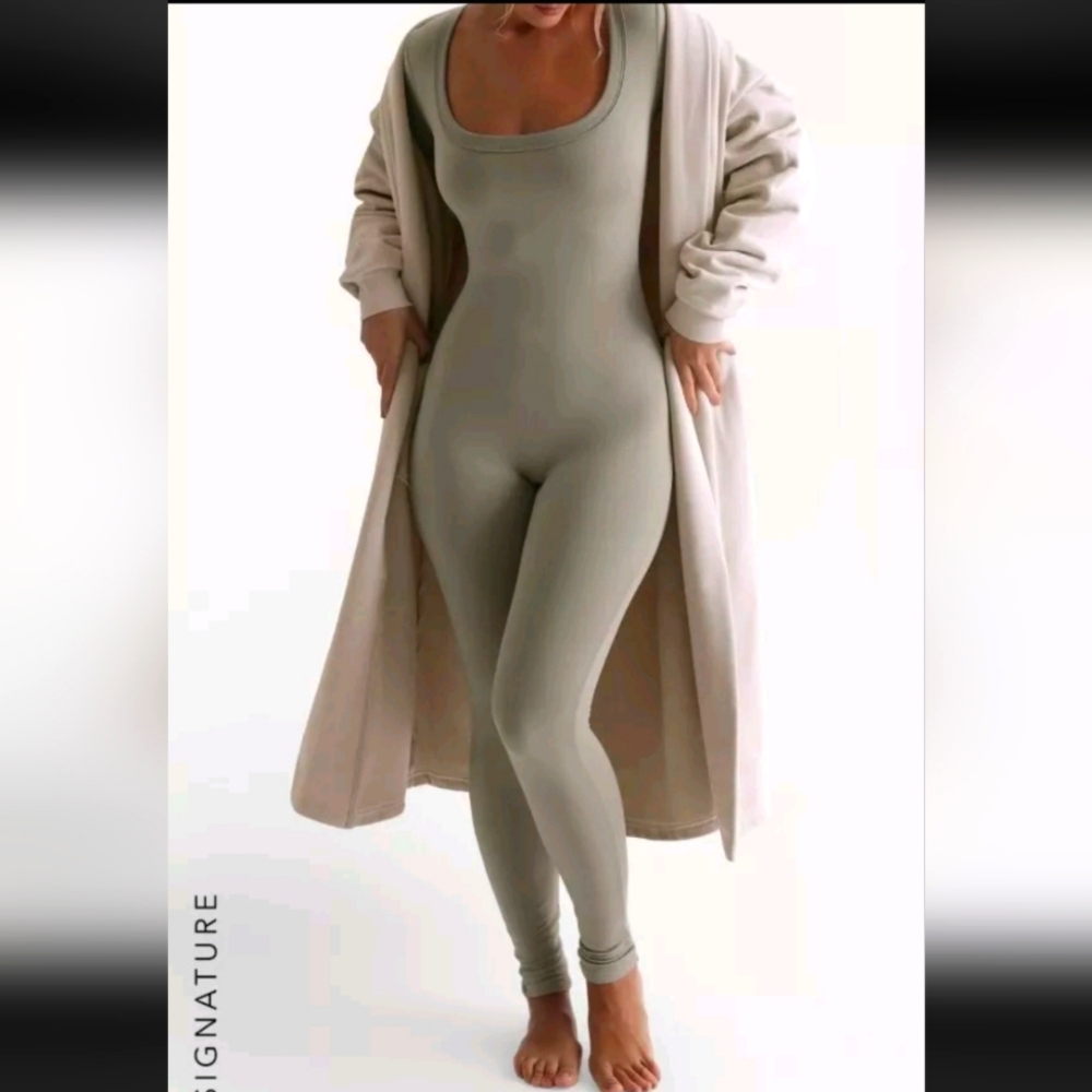 MyOutFitOnline Long Sleeve Jumpsuit NWT Retail $100 Med-skims-jluxlabel